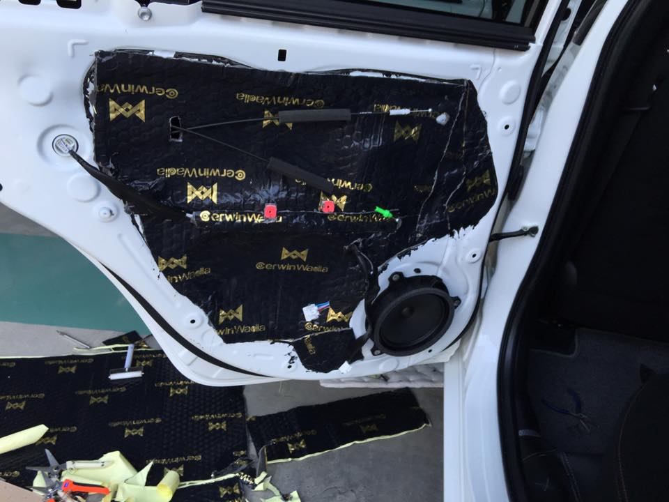 Cách âm Germany Wurth cho Camry 2.5Q đã êm còn êm hơn.
